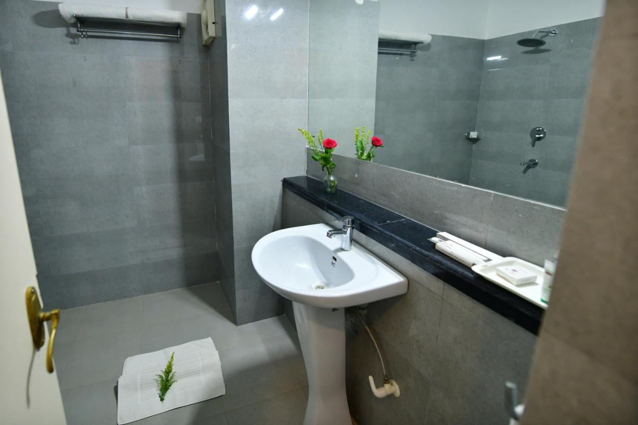 Pride Kadamb Kunj Resort Бхаратпур Экстерьер фото